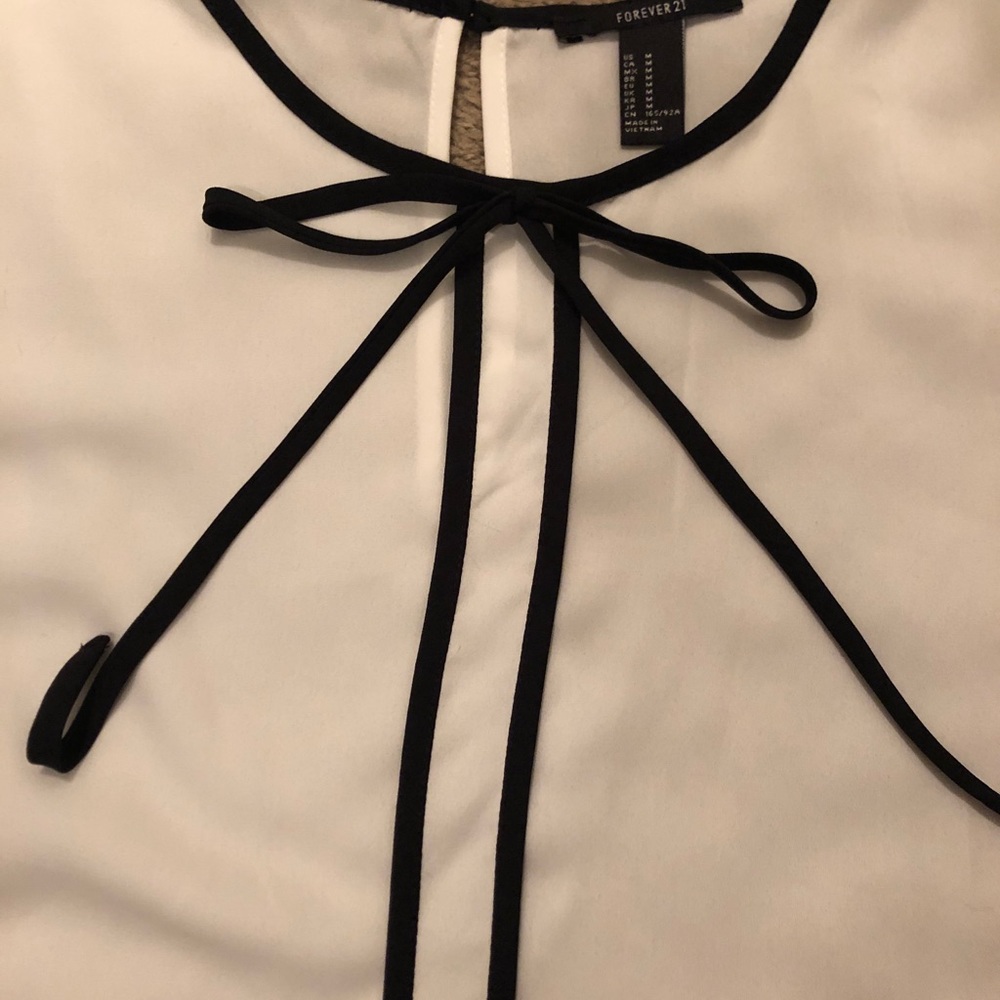 White blouse with black tie in front - Picture 3 of 4